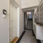 아파트 Wilson Park Loft With Mezzanine By Bookinghost