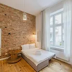 Wilson Park Loft With Mezzanine By Bookinghost * 포즈난