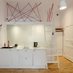 Wilson Park Loft With Mezzanine By Bookinghost 아파트 포즈난