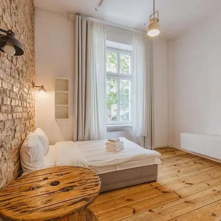 Wilson Park Loft With Mezzanine By Bookinghost Daire