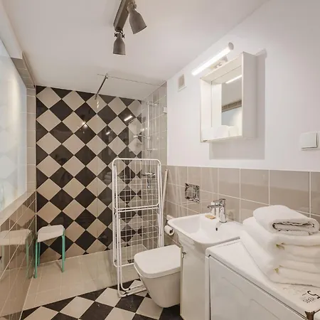 Wilson Park Loft With Mezzanine By Bookinghost Daire *