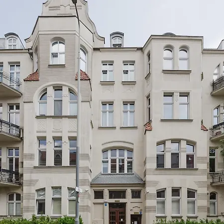 Wilson Park Loft With Mezzanine By Bookinghost