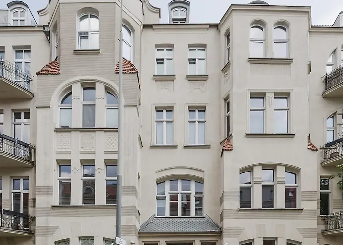 Wilson Park Loft With Mezzanine By Bookinghost